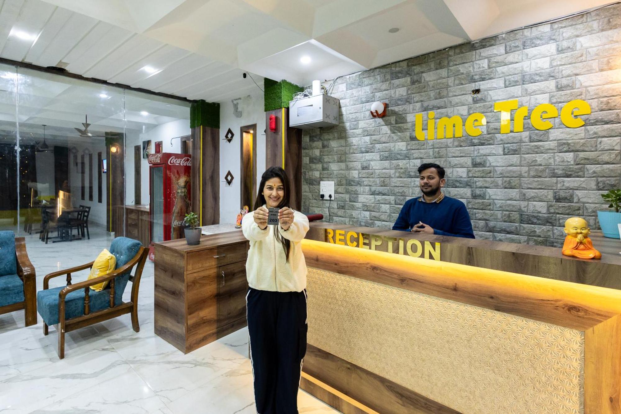 Lime Tree Hotel And Banquet Vrindāvan 外观 照片