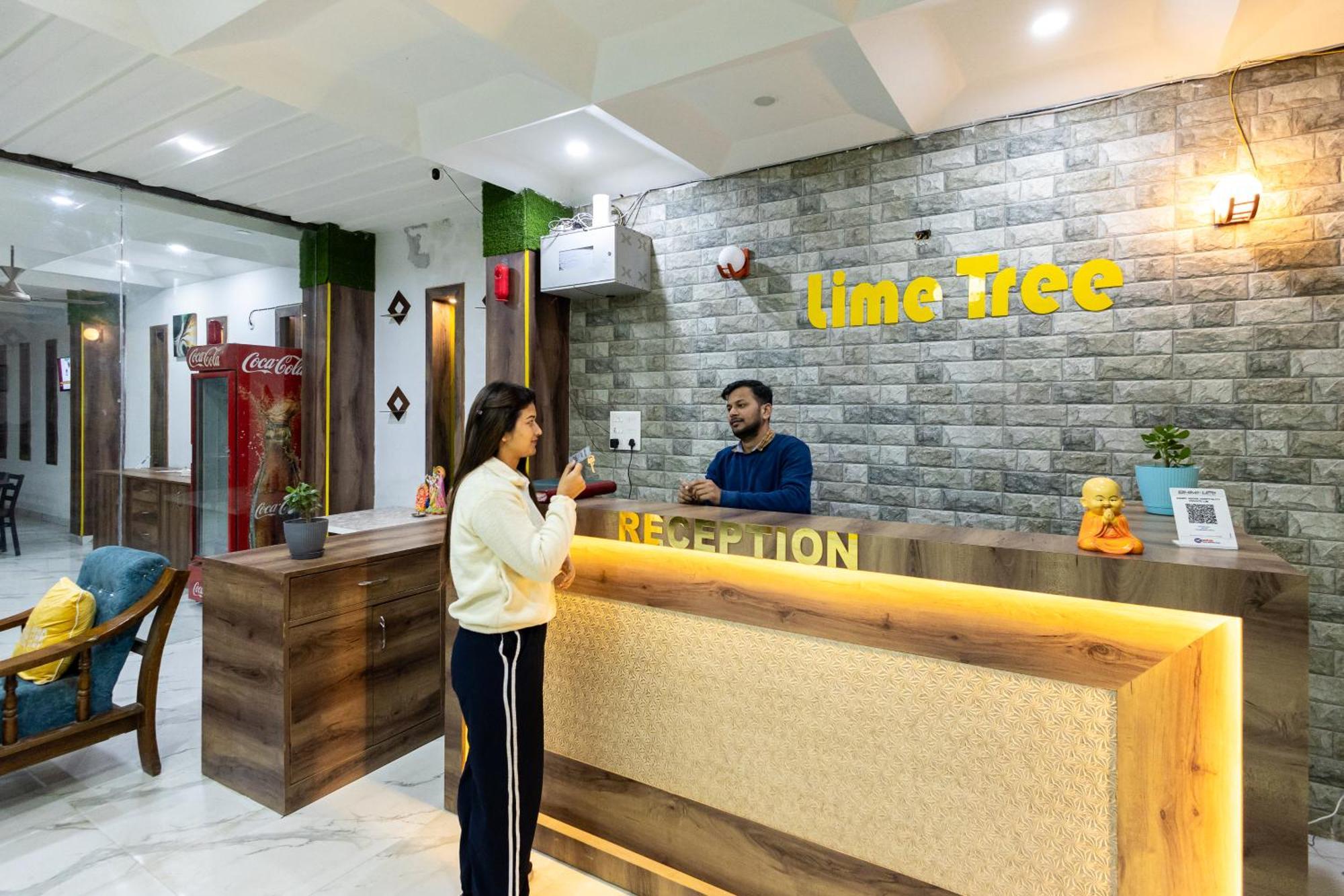 Lime Tree Hotel And Banquet Vrindāvan 外观 照片