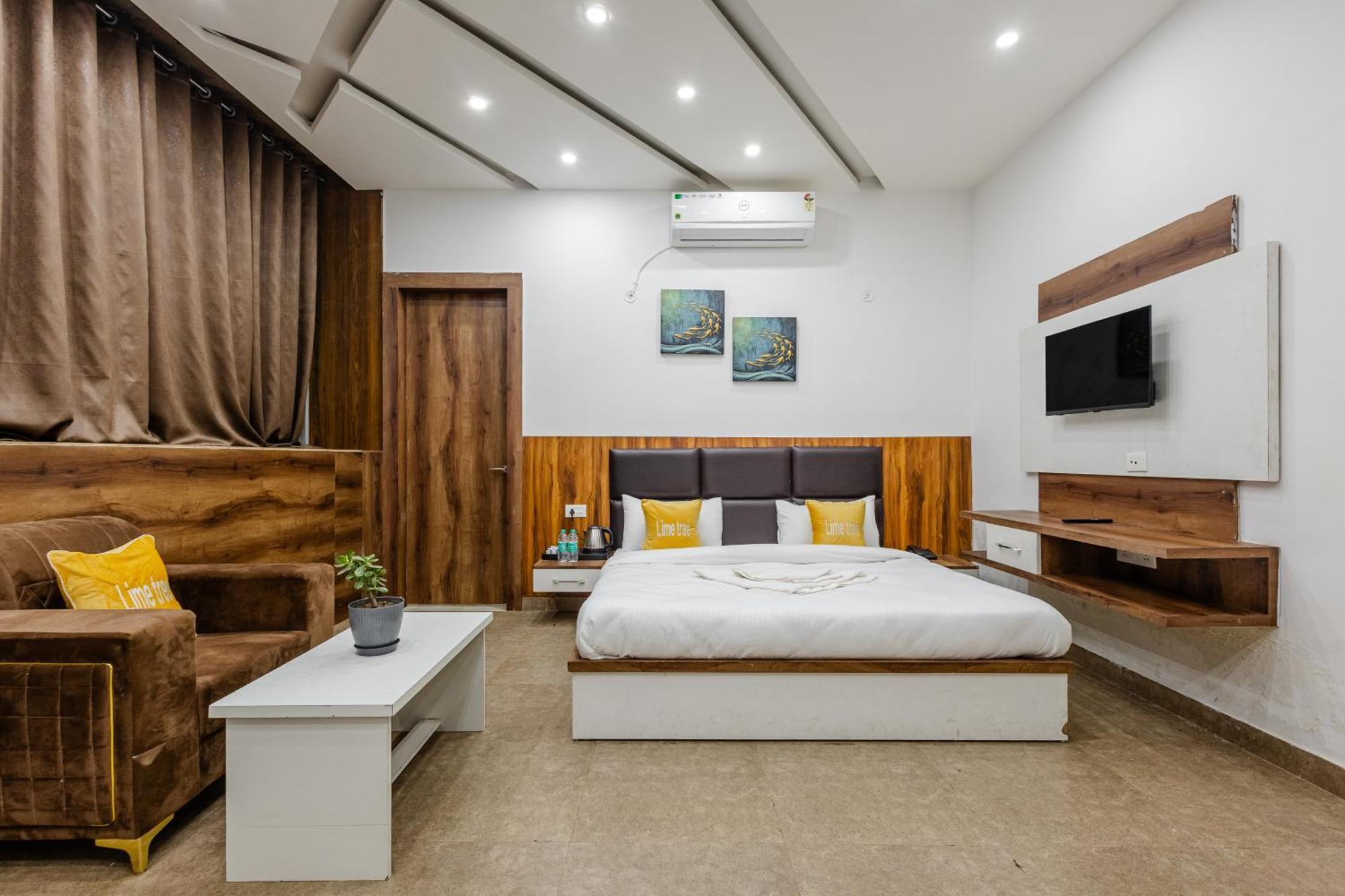 Lime Tree Hotel And Banquet Vrindāvan 外观 照片