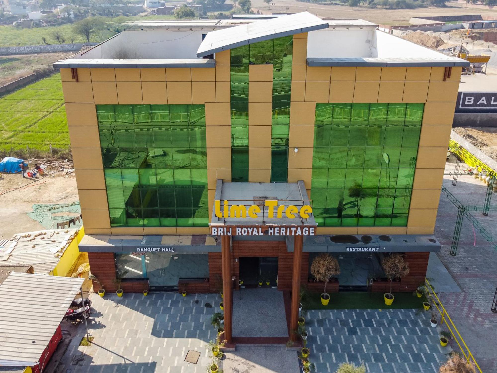 Lime Tree Hotel And Banquet Vrindāvan 外观 照片