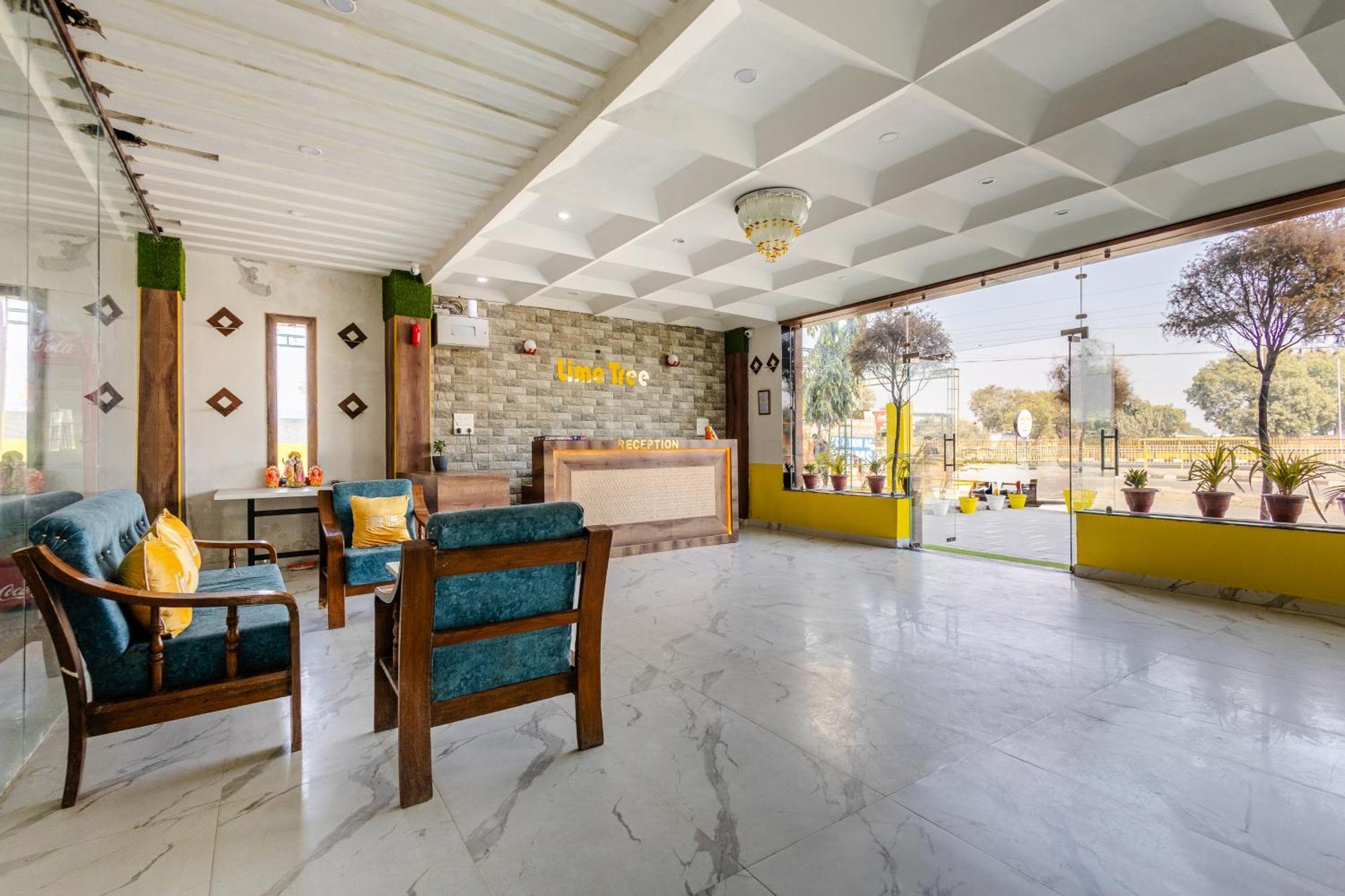 Lime Tree Hotel And Banquet Vrindāvan 外观 照片