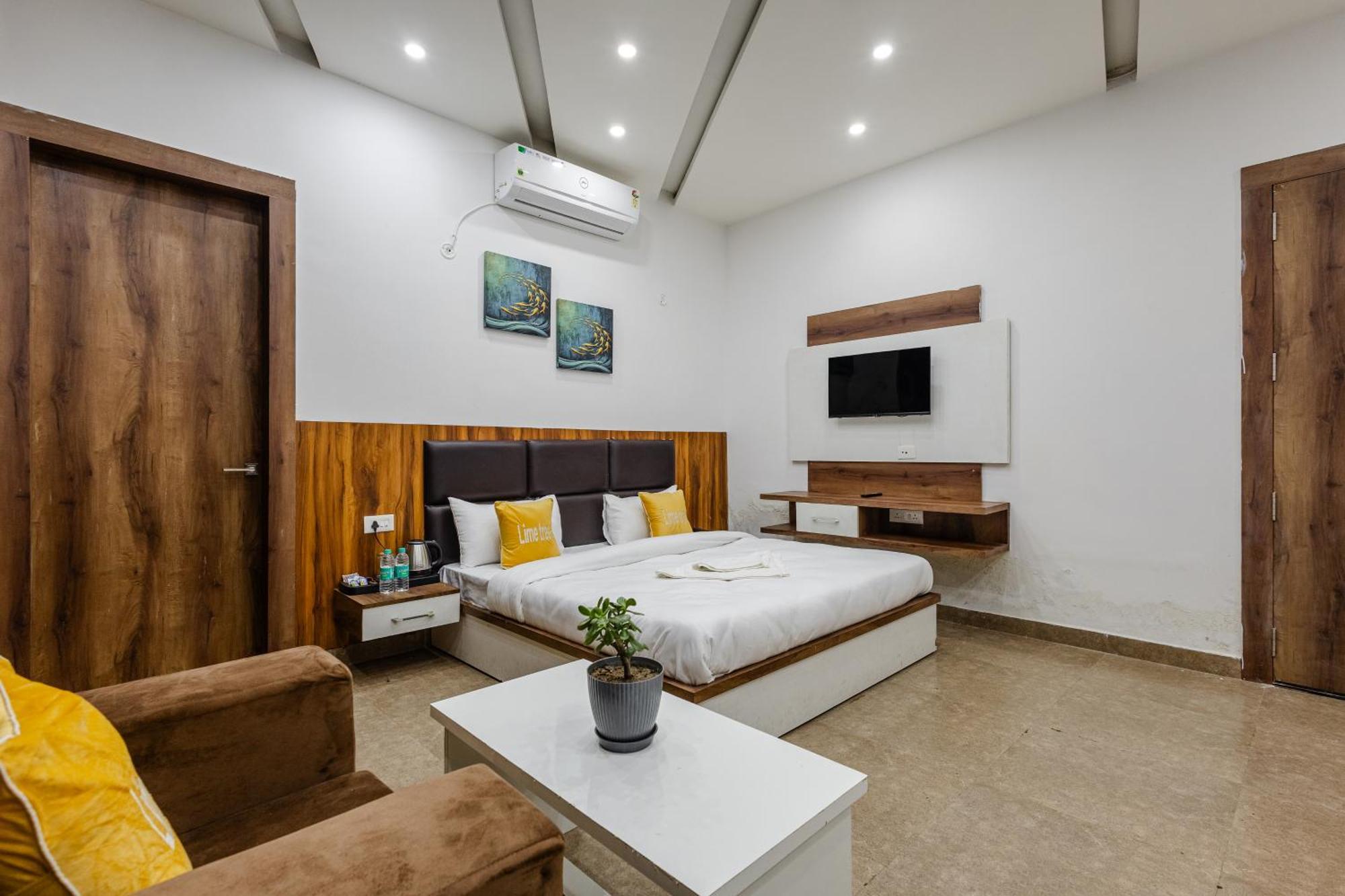 Lime Tree Hotel And Banquet Vrindāvan 外观 照片