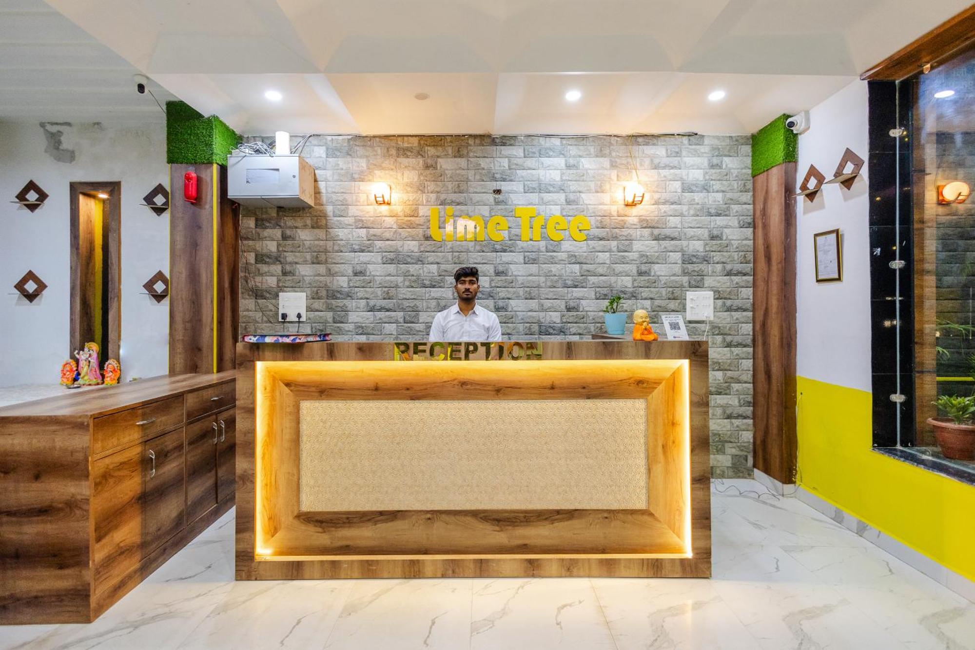 Lime Tree Hotel And Banquet Vrindāvan 外观 照片