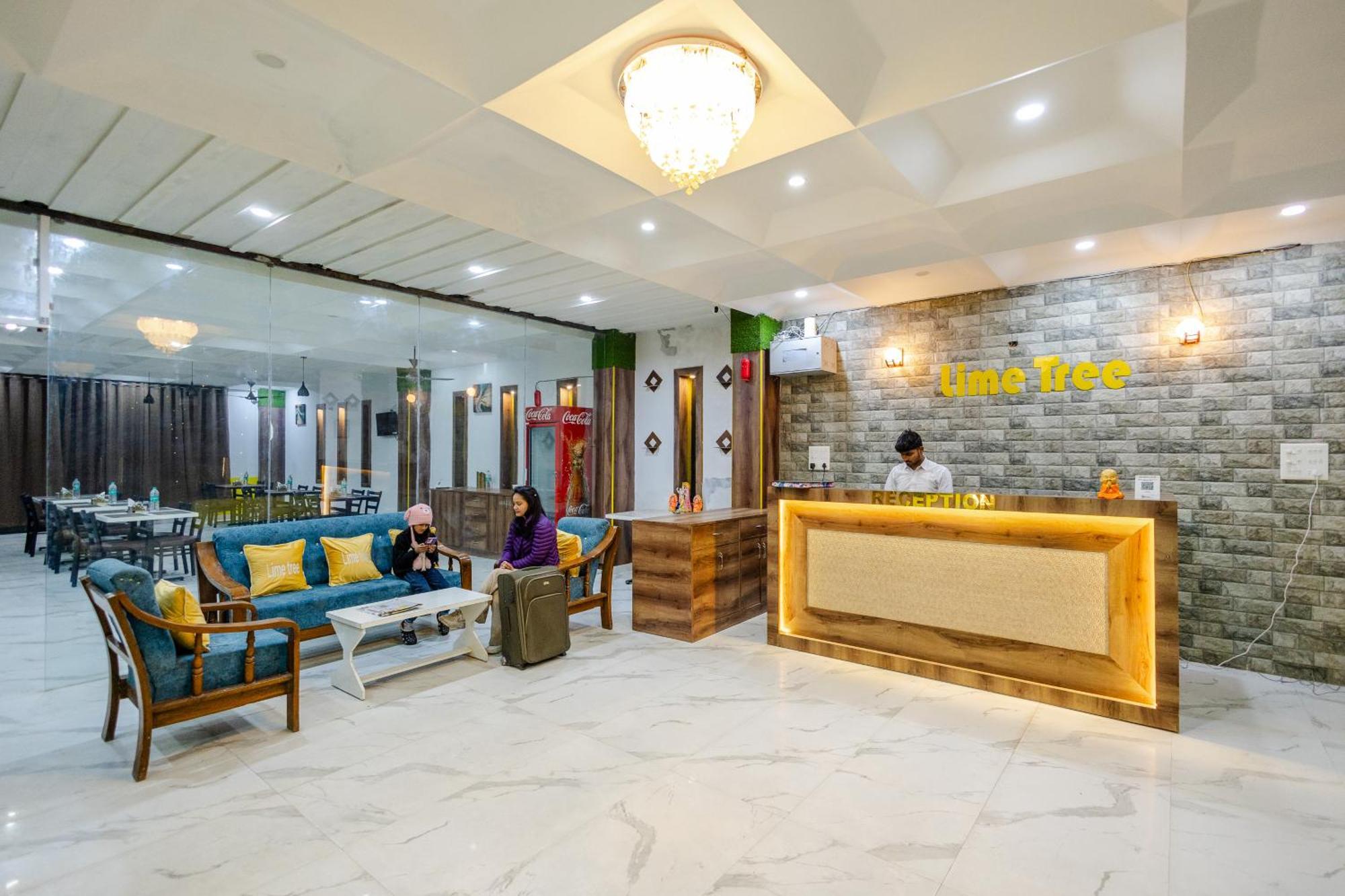 Lime Tree Hotel And Banquet Vrindāvan 外观 照片