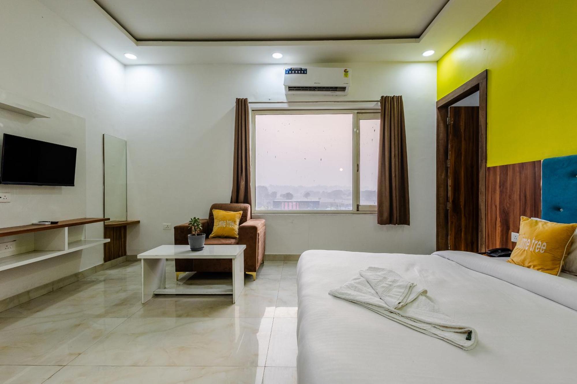 Lime Tree Hotel And Banquet Vrindāvan 外观 照片