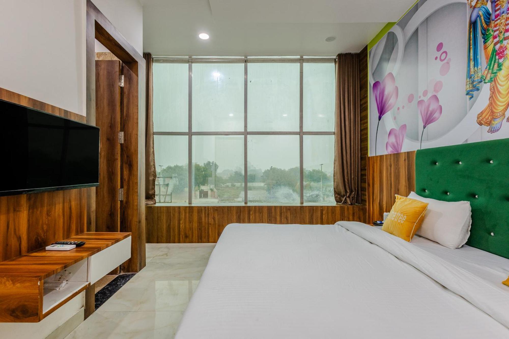 Lime Tree Hotel And Banquet Vrindāvan 外观 照片