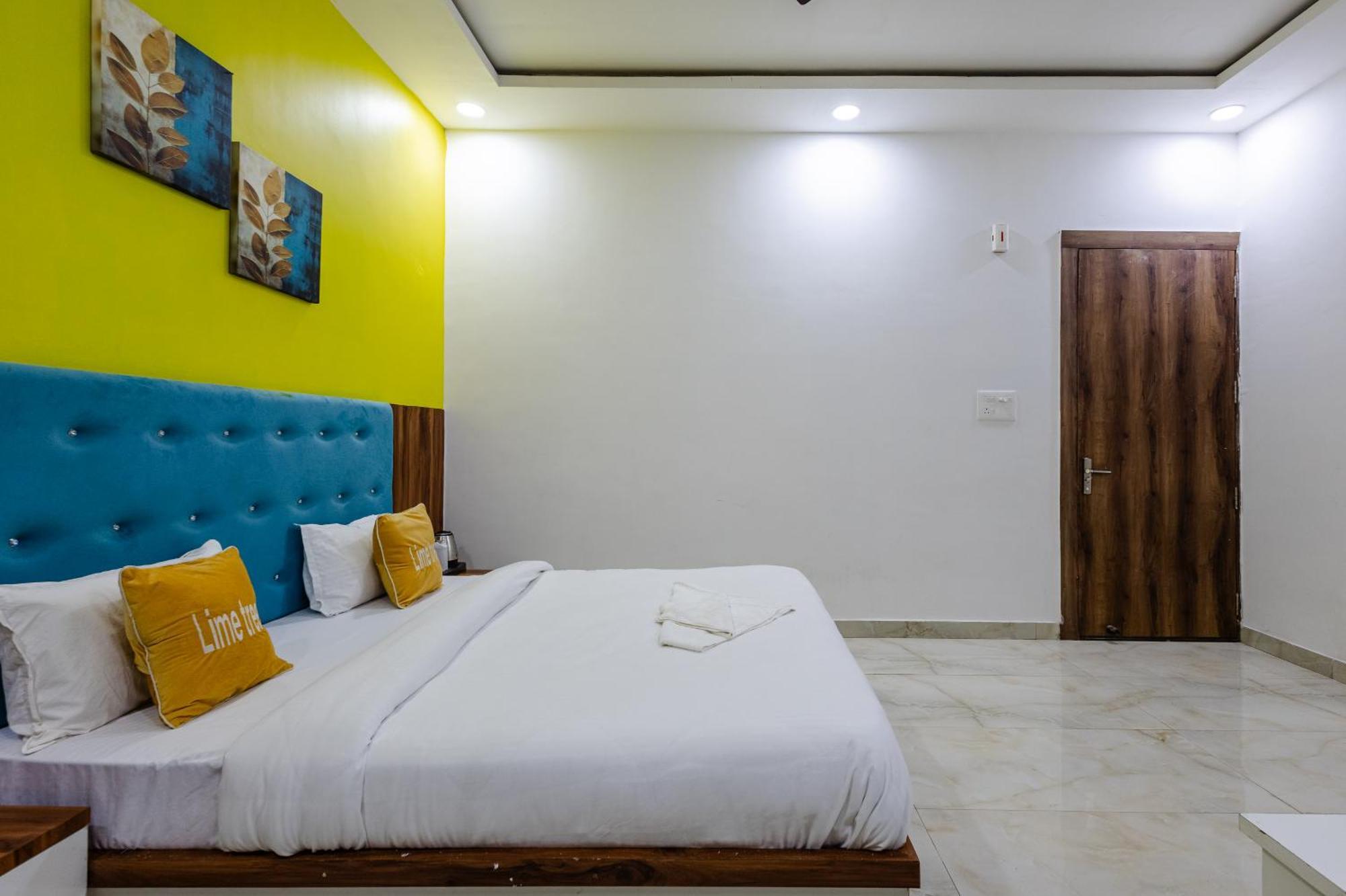 Lime Tree Hotel And Banquet Vrindāvan 外观 照片