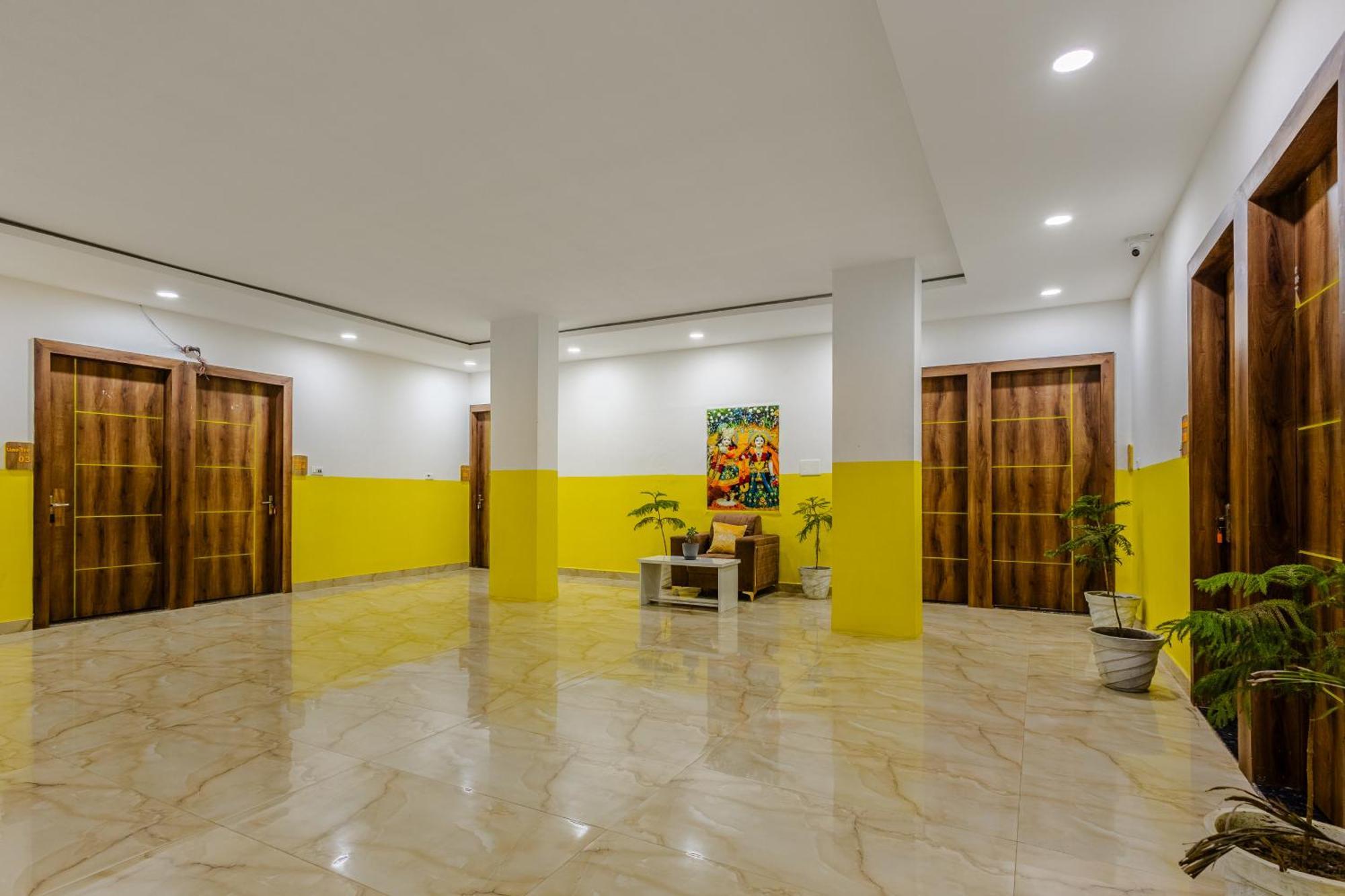 Lime Tree Hotel And Banquet Vrindāvan 外观 照片