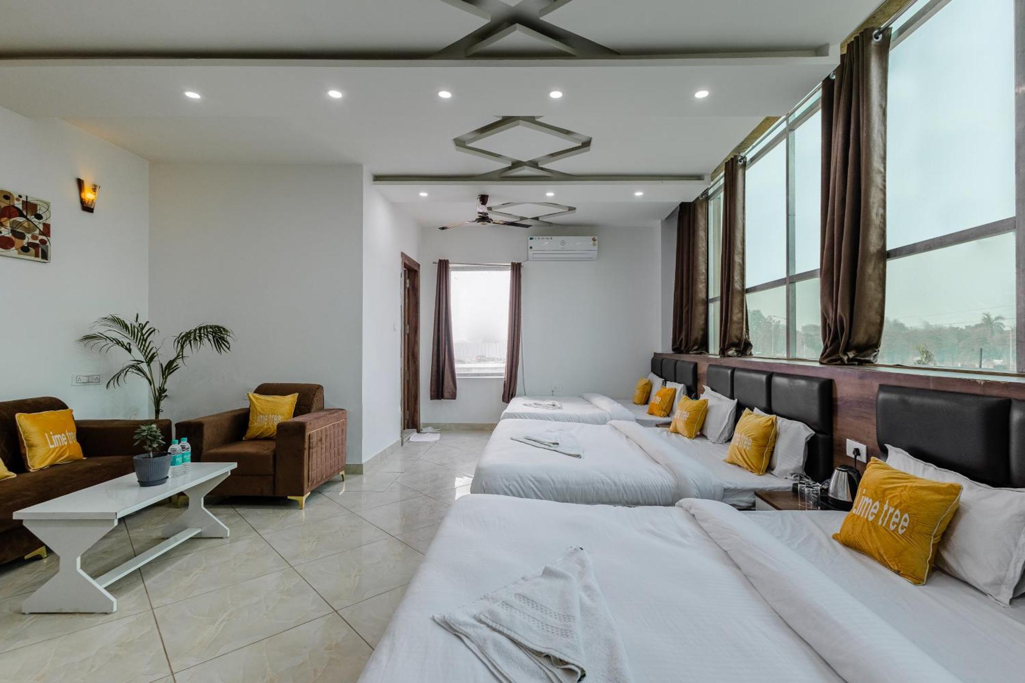 Lime Tree Hotel And Banquet Vrindāvan 外观 照片