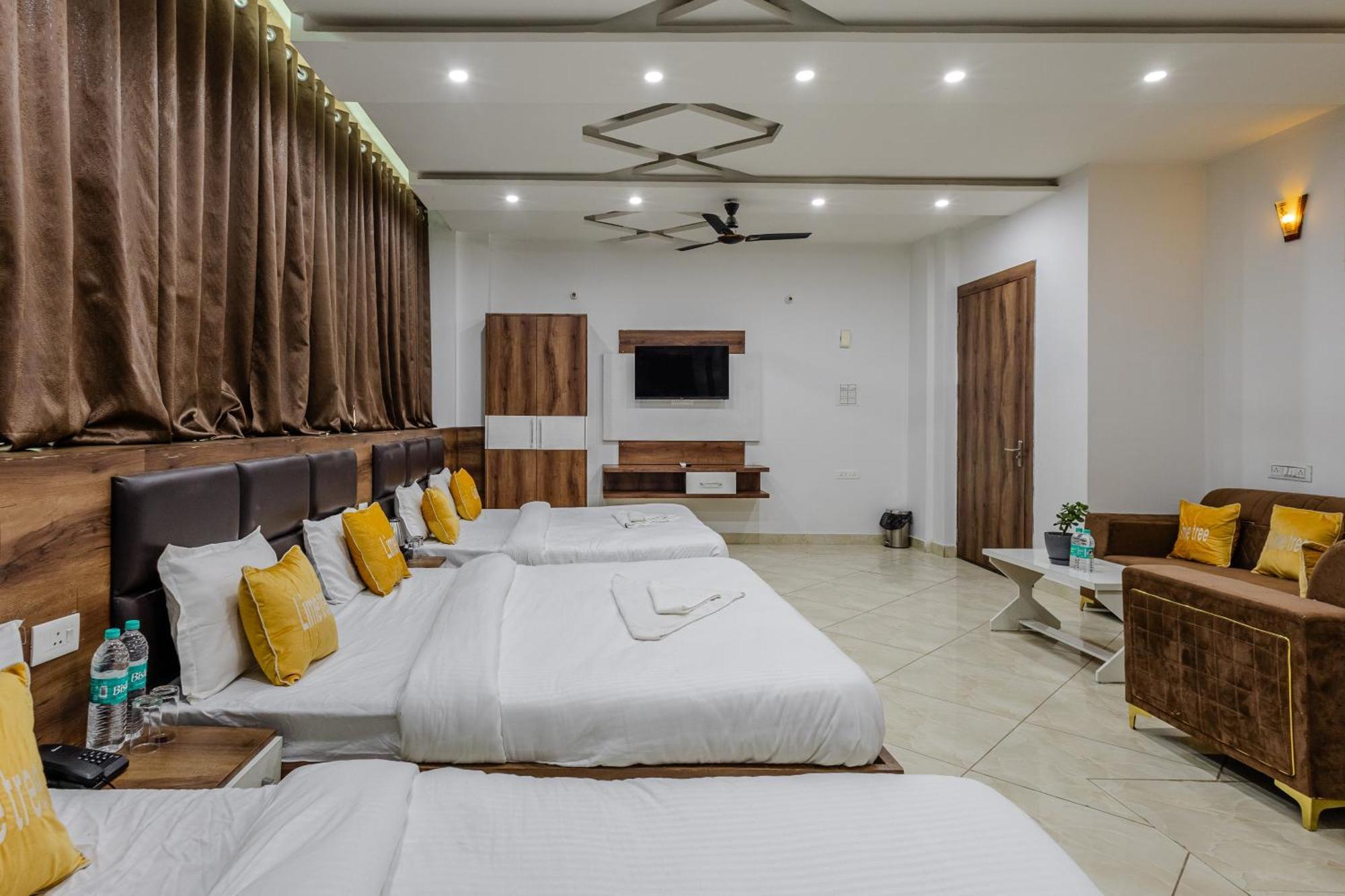Lime Tree Hotel And Banquet Vrindāvan 外观 照片