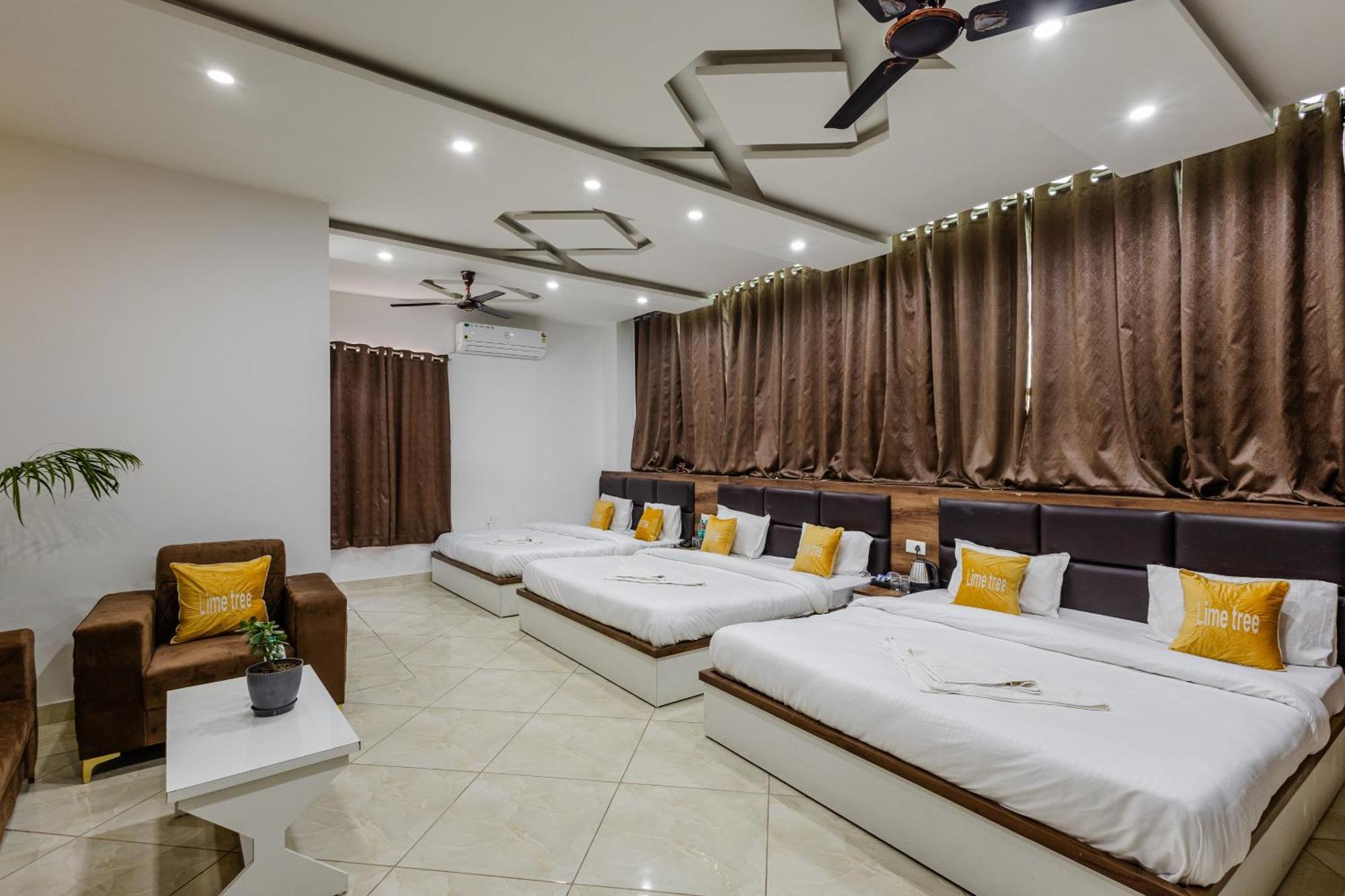 Lime Tree Hotel And Banquet Vrindāvan 外观 照片