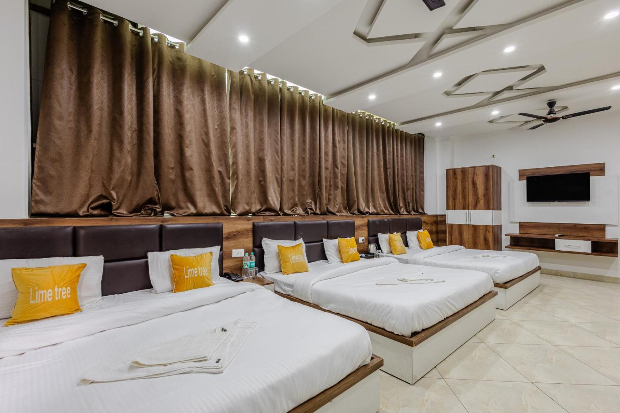 Lime Tree Hotel And Banquet Vrindāvan 外观 照片