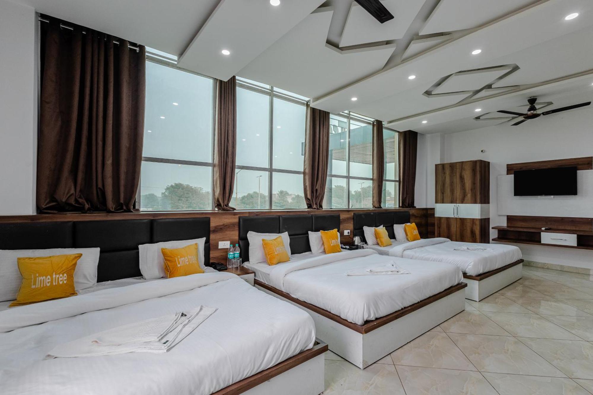 Lime Tree Hotel And Banquet Vrindāvan 外观 照片