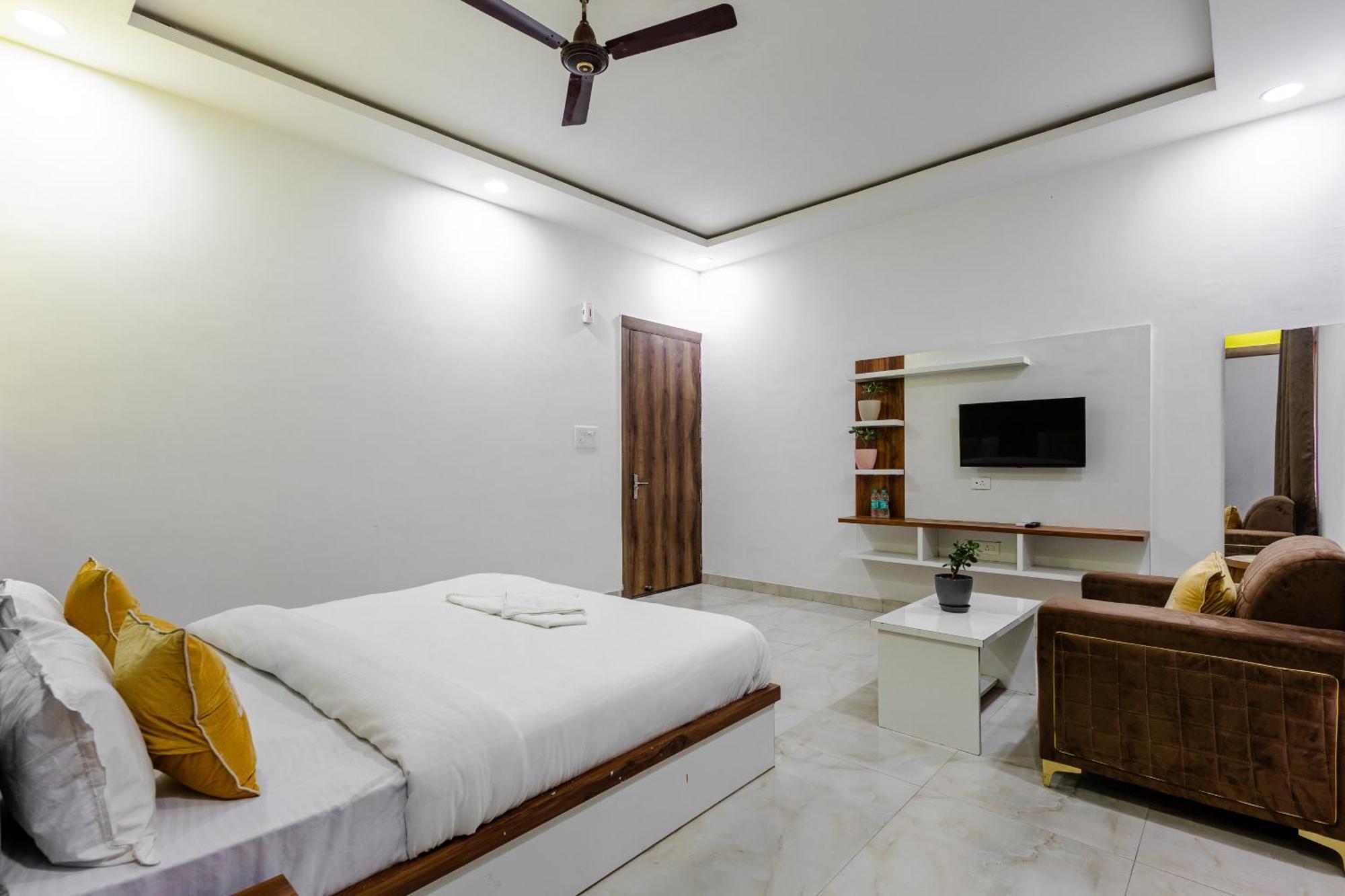 Lime Tree Hotel And Banquet Vrindāvan 外观 照片
